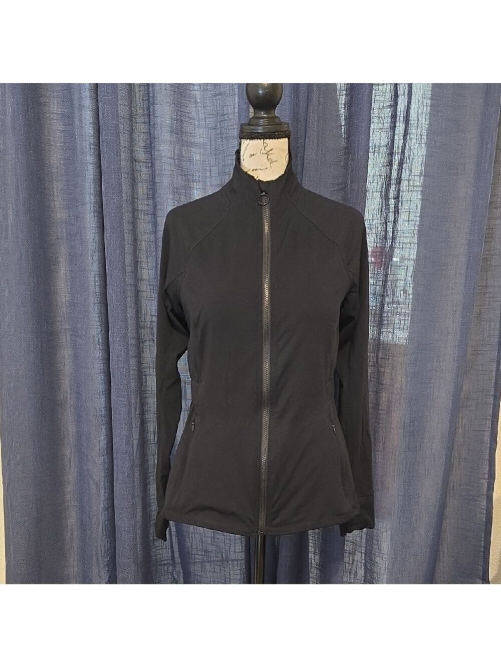 Fabletics Black Trinity Performance Full Zip Jacket Size Medium